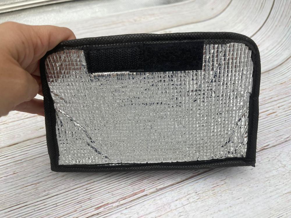 One pocket thigh bag insulated sleeve