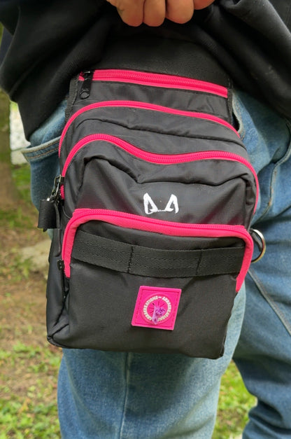 Thigh Treat Bag – Dog Training & Hiking Pouch